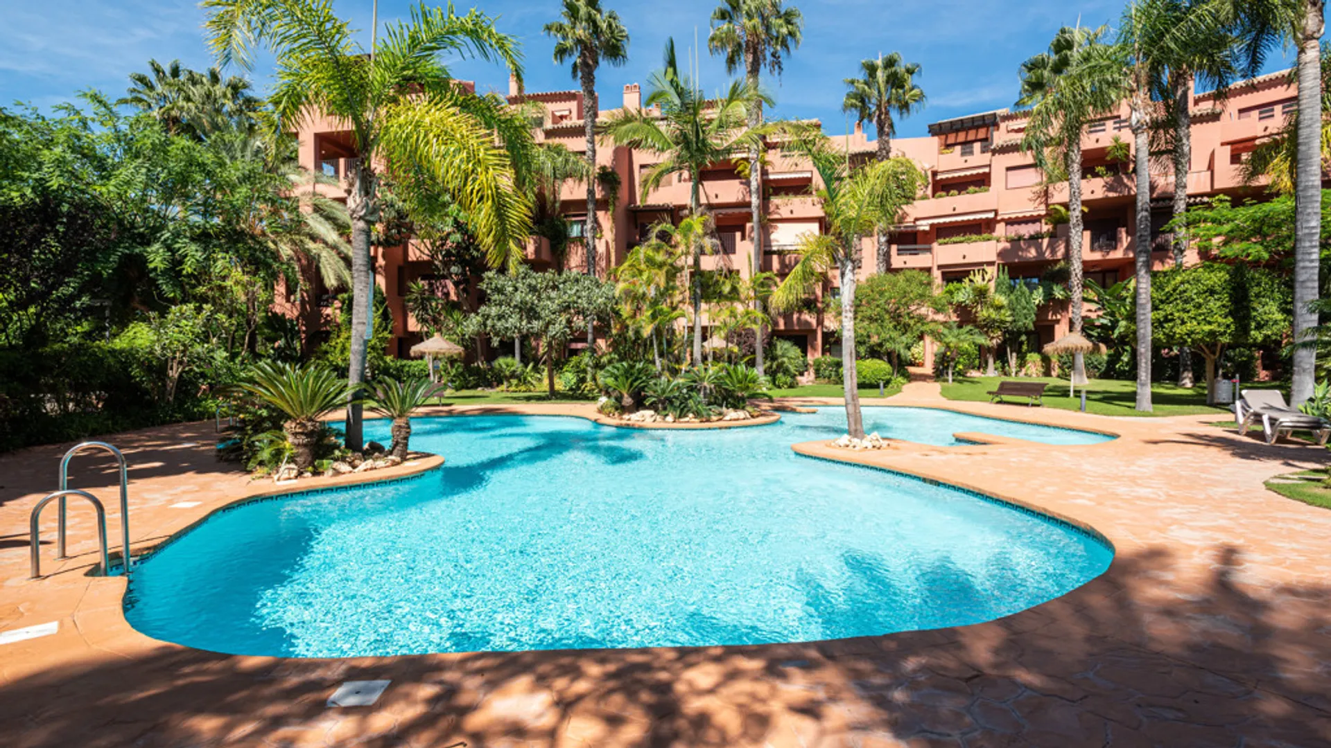 Imagen 1 de Exclusivo Apartamento de 2 Dormitorios en Alicate Playa