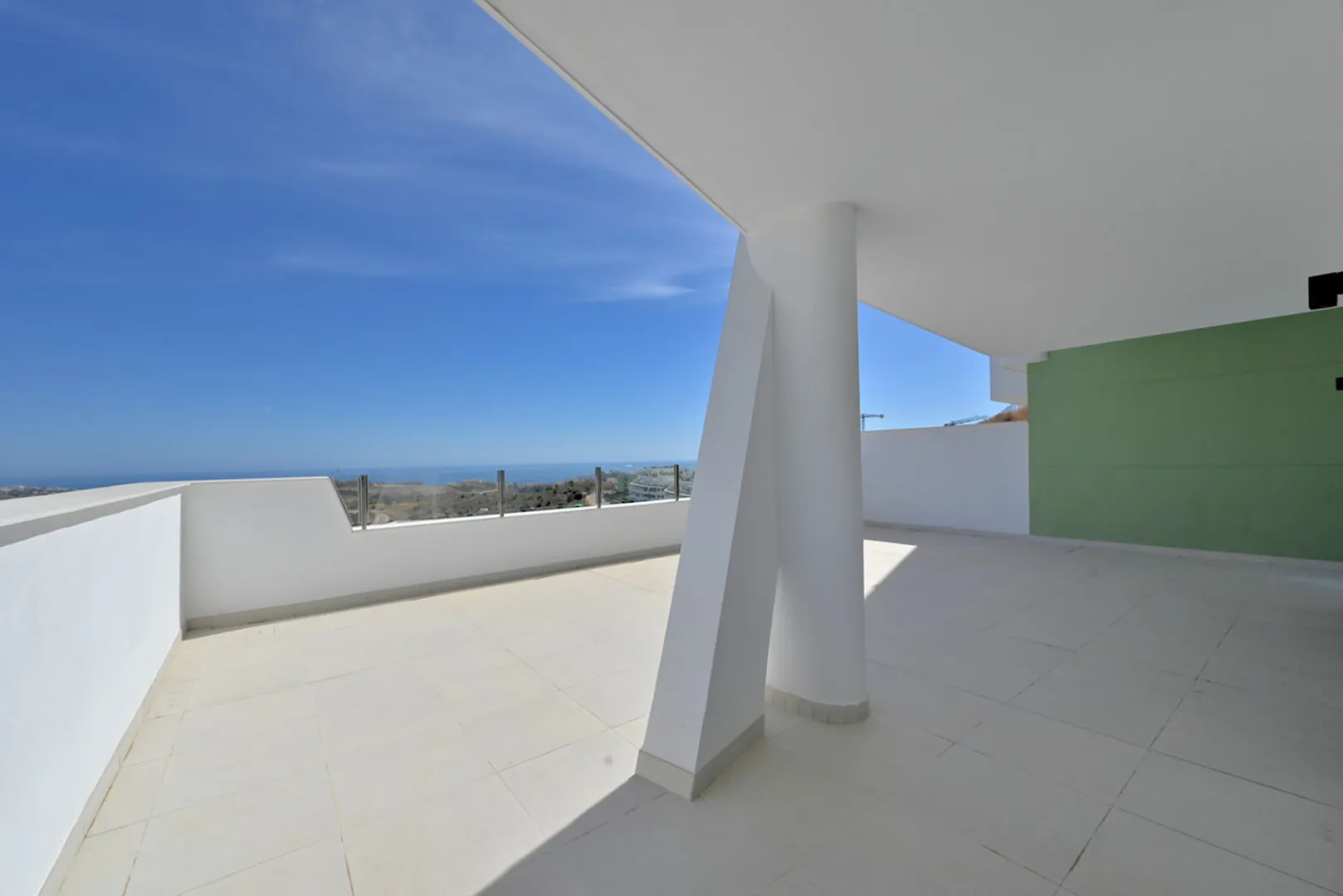 Imagen 1 de Luxury Modern Apartment with Sea Views and Spa Access