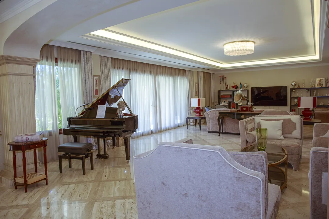Luxury Villa in El Rosario: Private and Exclusive Oasis image 1