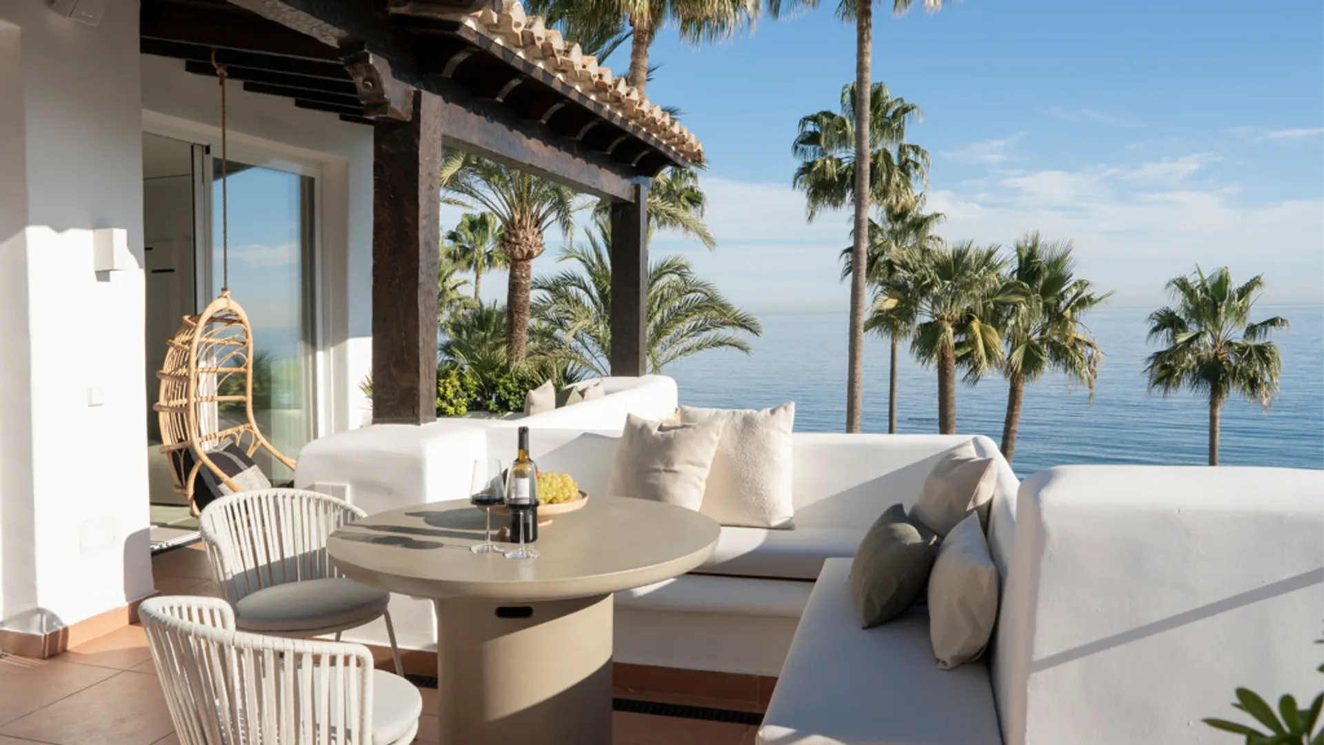 Luxury Penthouse with Terrace and Sea Views in Estepona