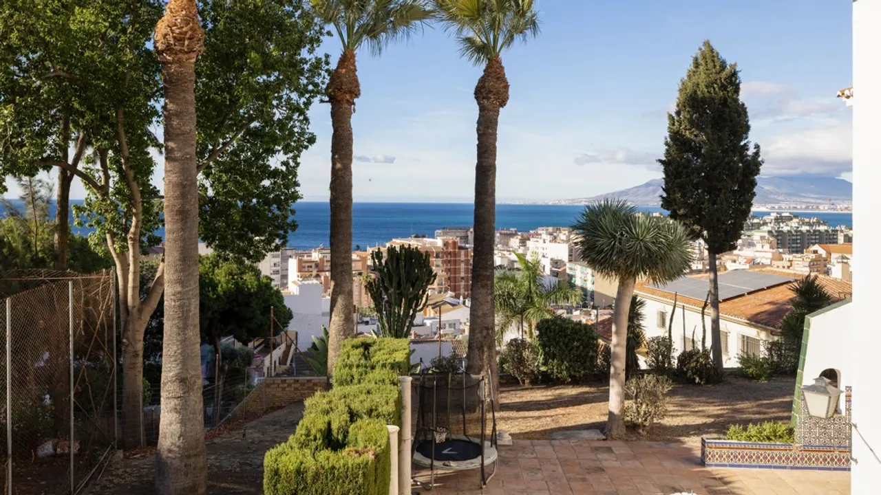 Exclusiva Villa con Vistas al Mar en Málaga image 2
