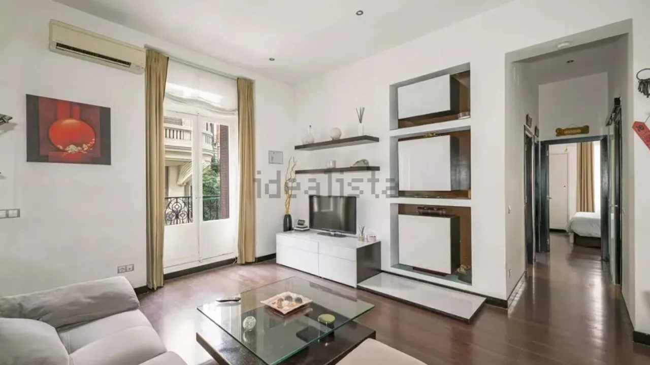 Large Dual Property in the Heart of Madrid image 1