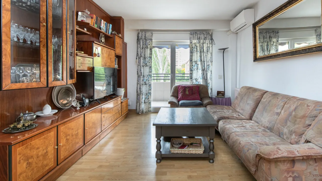 Bright 4-Bedroom Apartment in Peñagrande with Terrace and Common Areas image 1