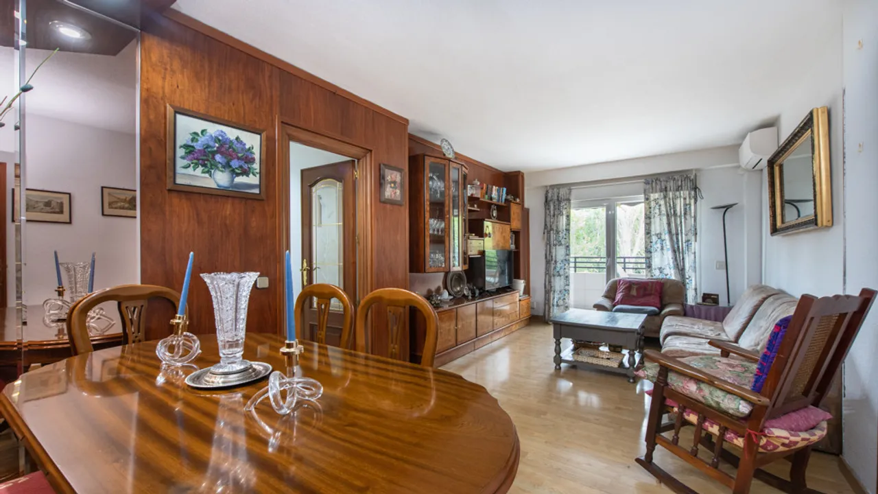 Bright 4-Bedroom Apartment in Peñagrande with Terrace and Common Areas image 3