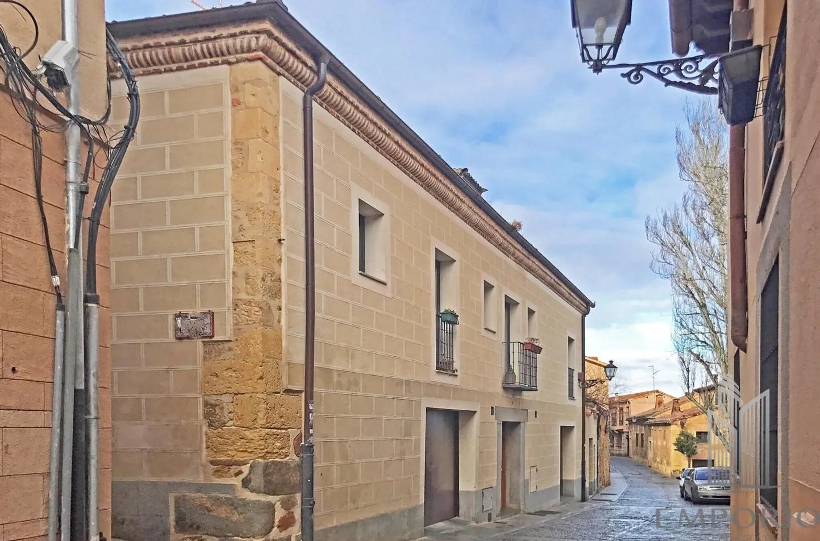 Imagen 1 de Encantador piso en edificio histórico restaurado en pleno centro de Segovia