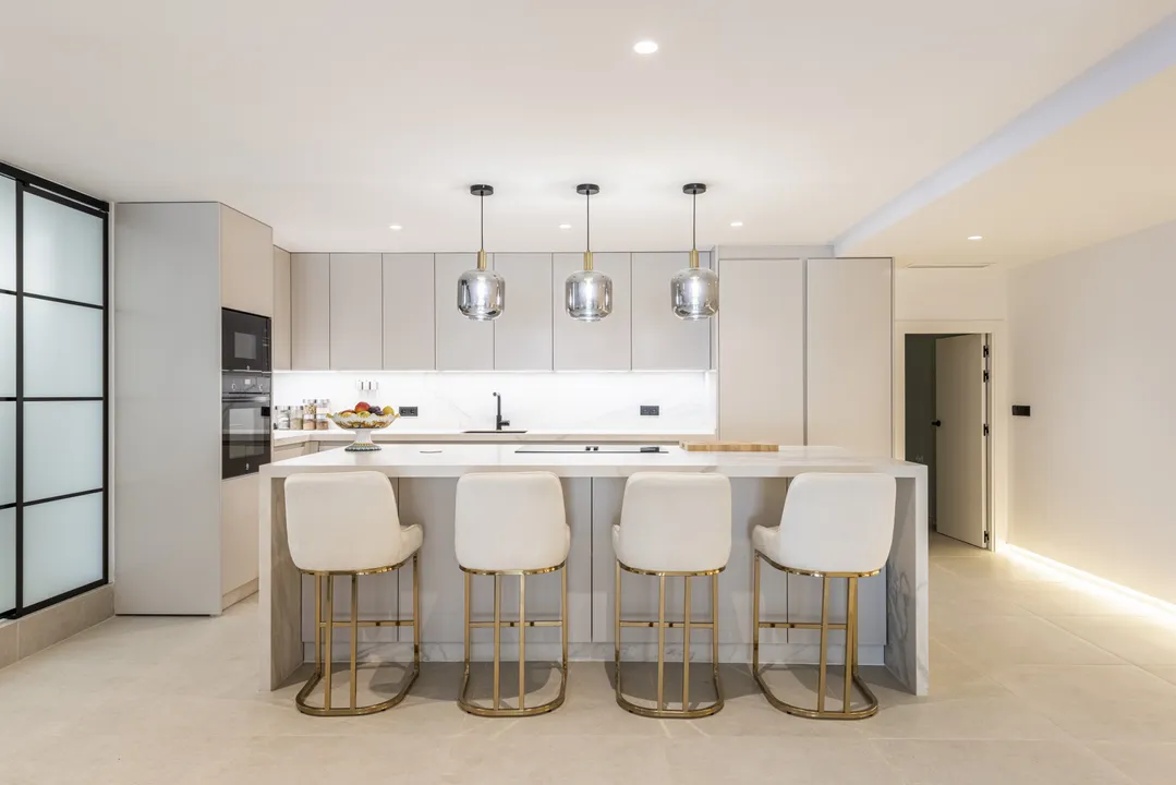 Exclusive Renovated Apartment in Kings Hills, Golden Mile image 2