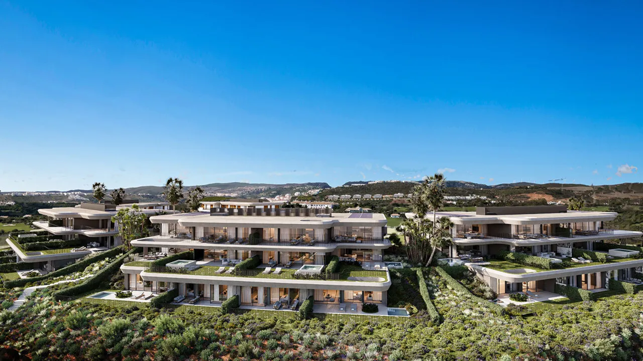 Refugio Elevado en Casares Costa: Villas de Lujo con Vistas image 1