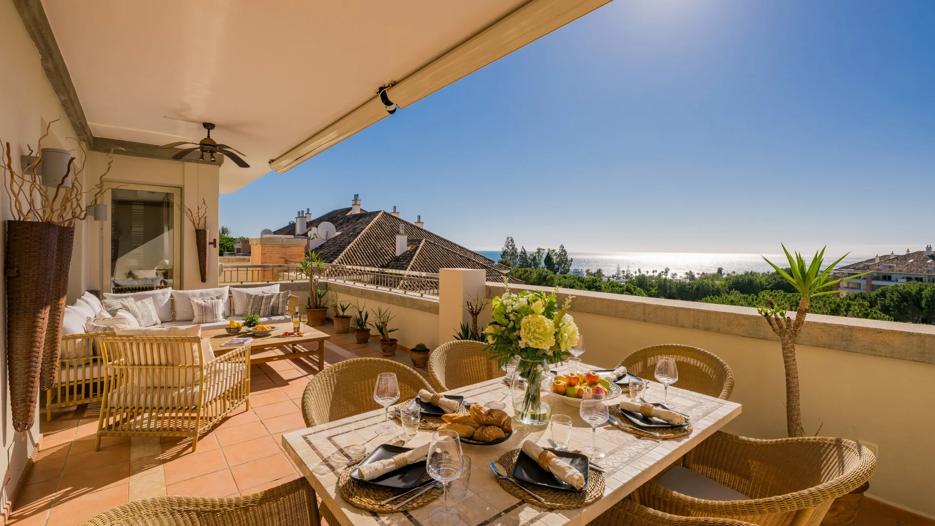 Imagen 1 de Ático Dúplex de Lujo con Vistas al Mar en la Milla de Oro