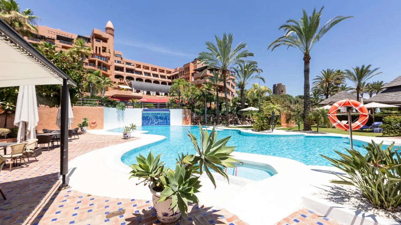 Exclusivo Apartamento 1 Dormitorio en Kempinski, Estepona image 1