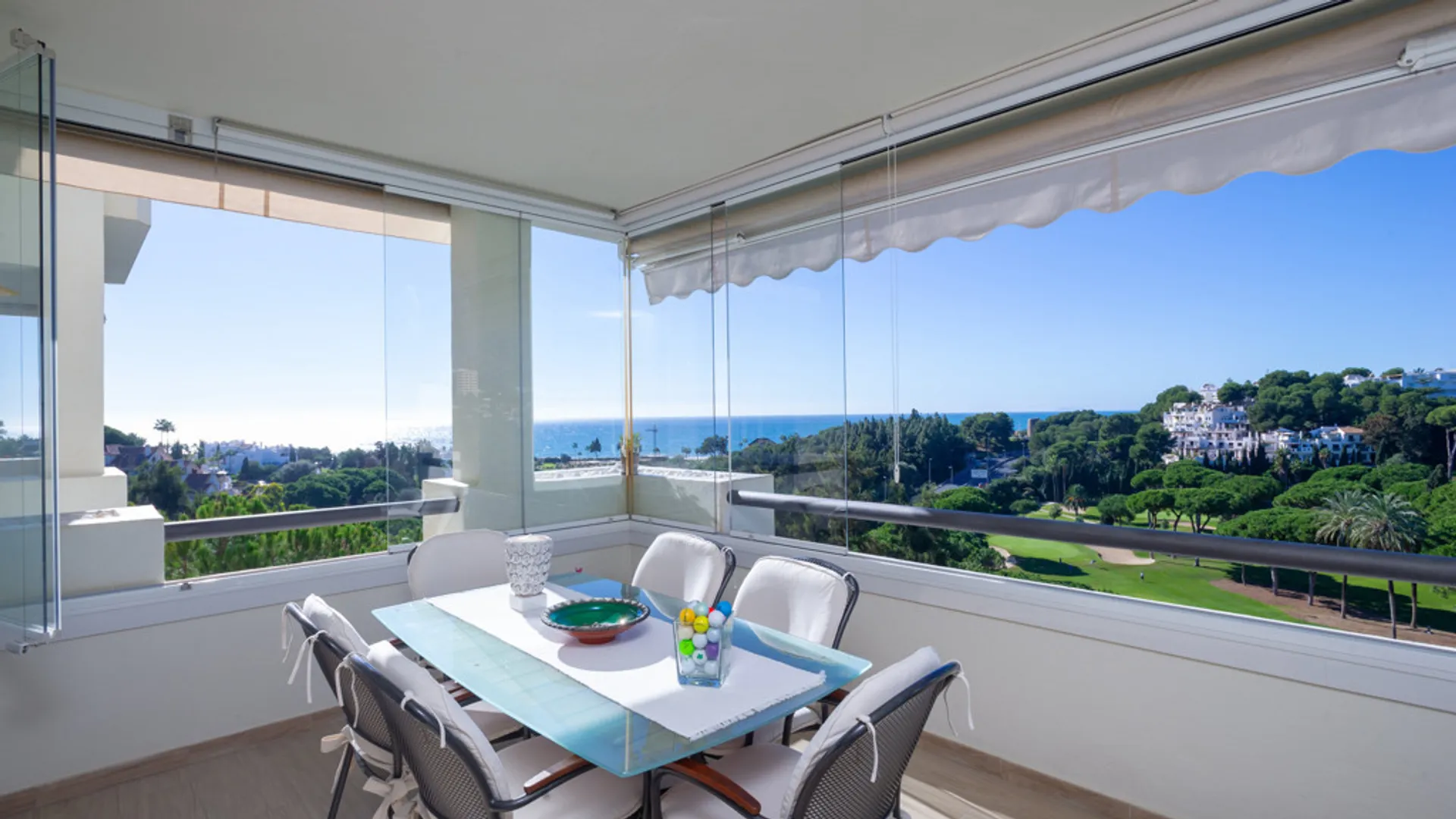 Exclusivo Apartamento Reformado con Vistas al Mar en Río Real