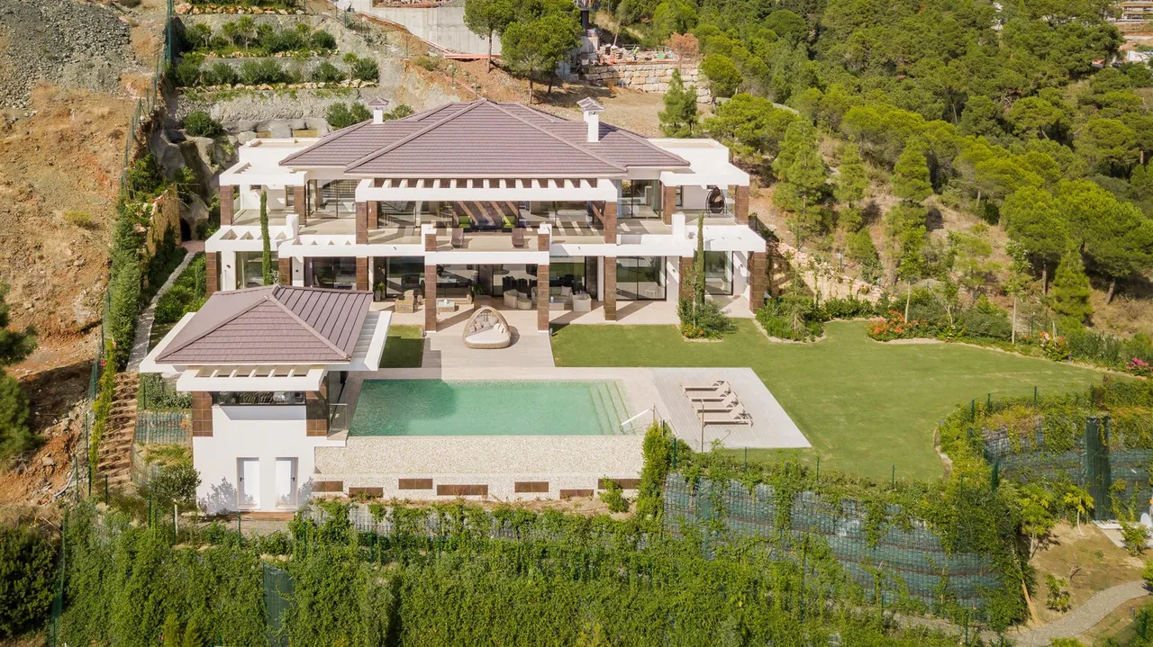 Luxury Villa with Sea Views in La Reserva del Alcuzcuz image 0
