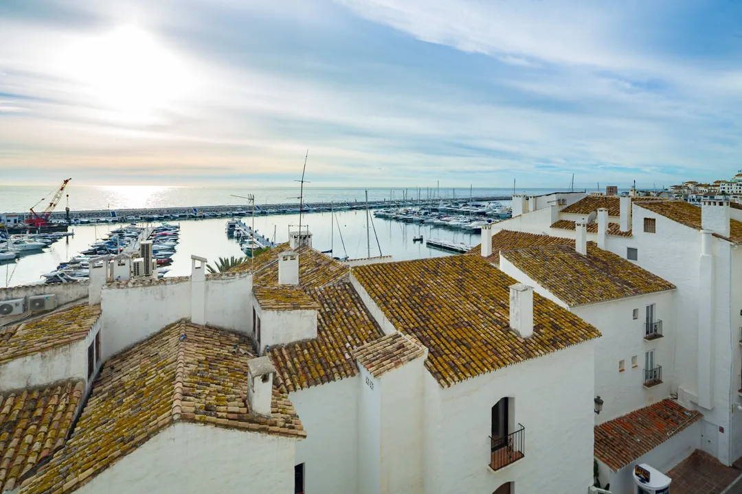 Exclusive apartment in the heart of Puerto Banús image 1