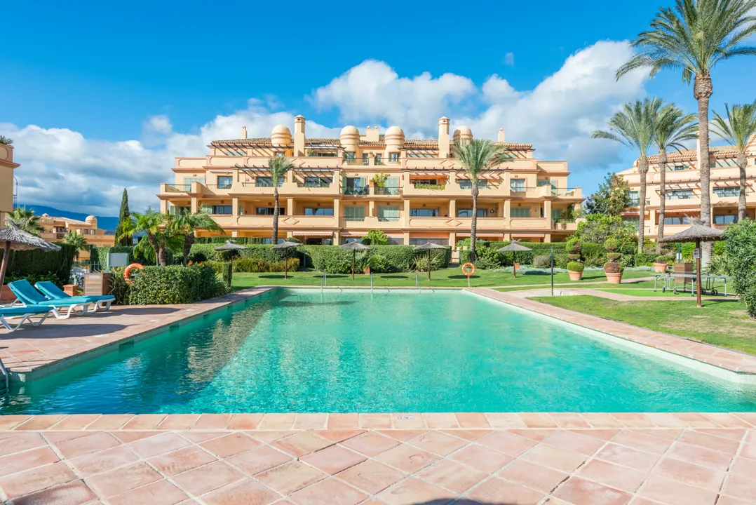 Spacious Apartment with Private Garden in Los Flamingos Golf Resort image 0