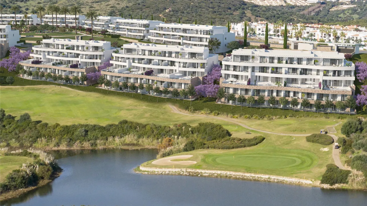Serenity: Exclusivos Apartamentos en Primera Línea de Golf en Alcaidesa image 2