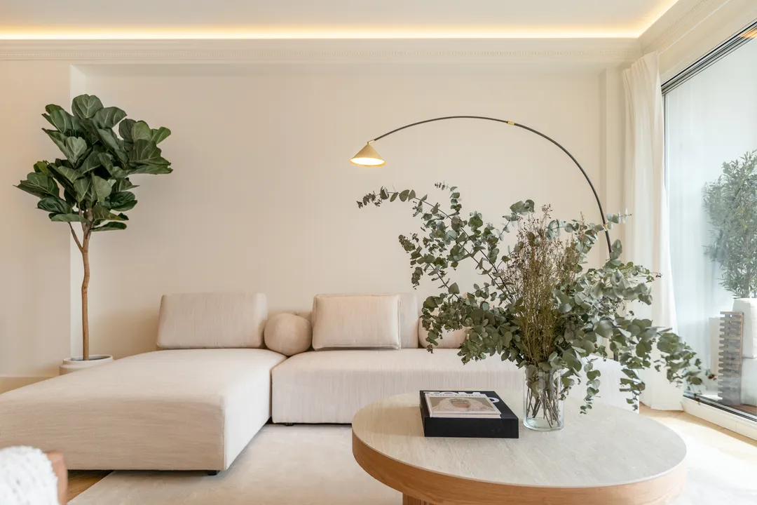 Luxury property facing Retiro image 2