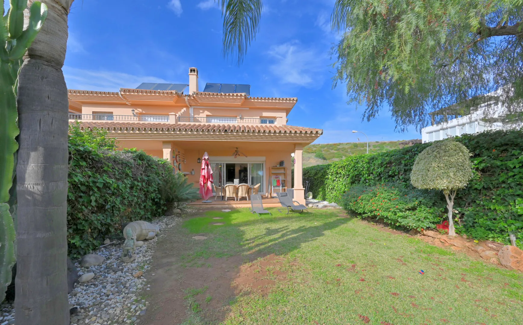 Imagen 1 de Casa Moderna con Jardín y Piscina en Riviera del Sol