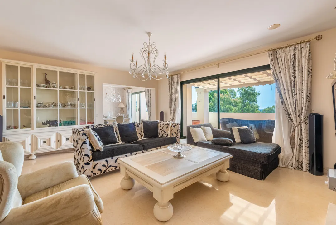 Luxury Duplex Penthouse with Sea Views in Capanes del Golf image 1