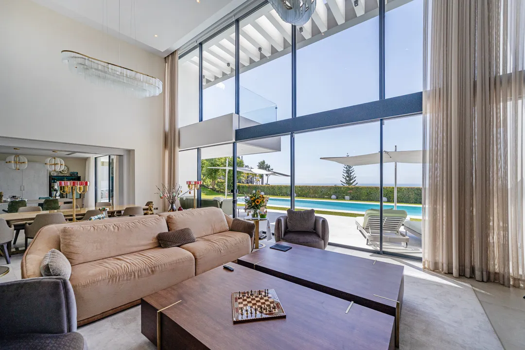 Luxury villa frontline golf in Los Arqueros image 1