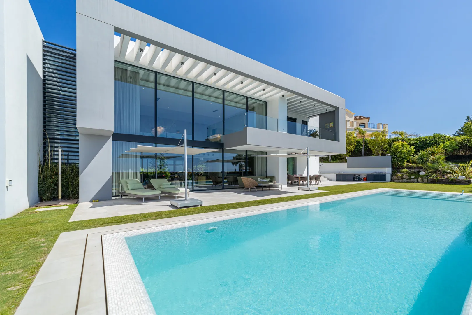Luxury villa frontline golf in Los Arqueros