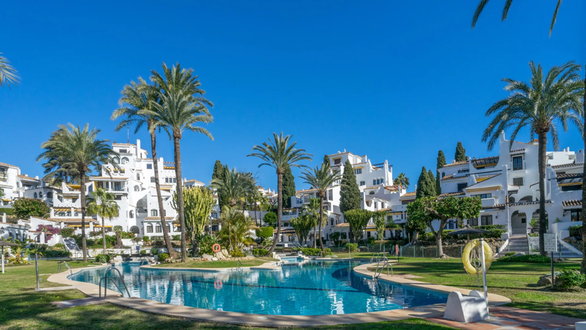 Exclusive Renovated Apartment in Nueva Andalucía