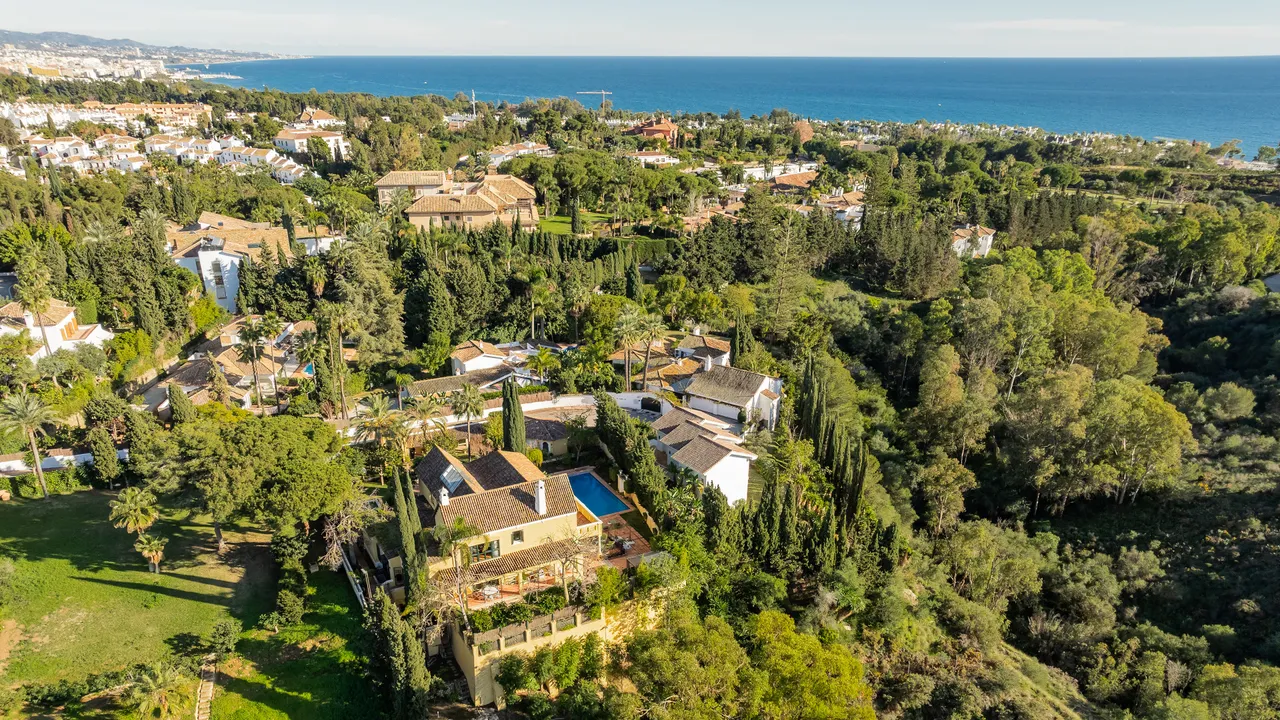 Exclusive Design Rustic Villa in Lomas del Marbella Club image 2