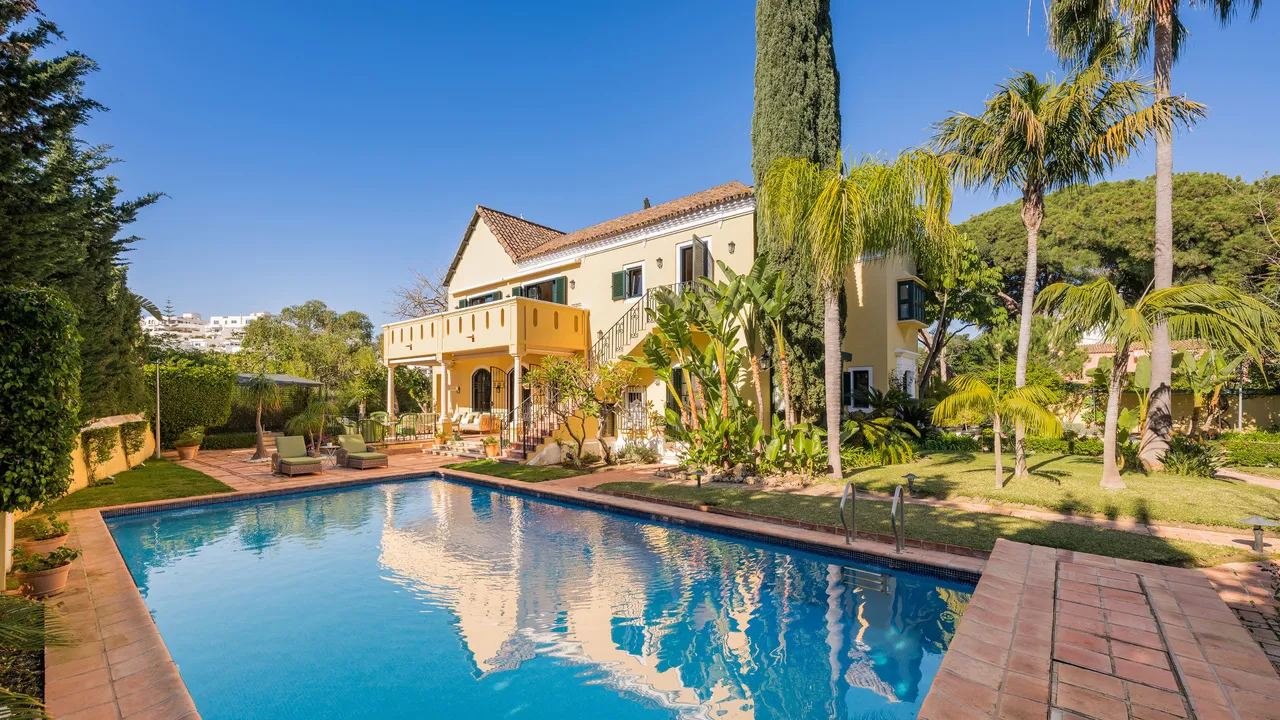 Exclusive Design Rustic Villa in Lomas del Marbella Club image 3