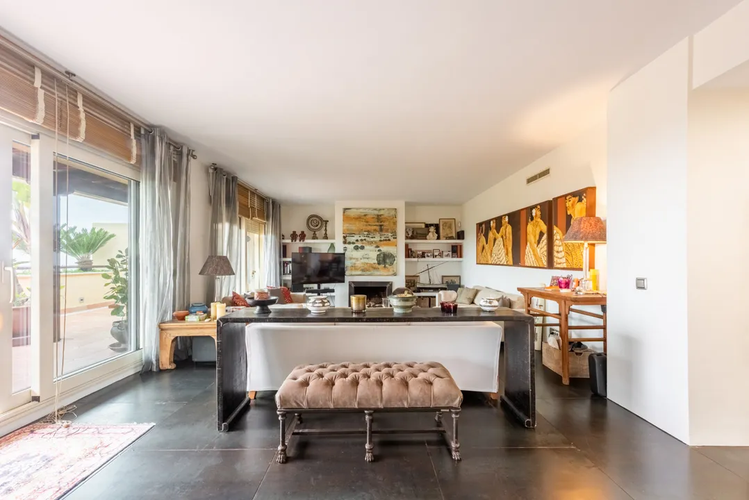 Exclusive Duplex Penthouse with Spectacular Views on the Golden Mile image 2