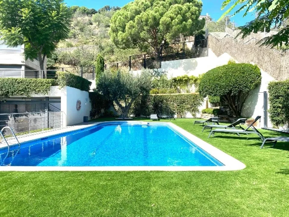 Chalet in Esplugues de Llobregat, Barcelona image 2