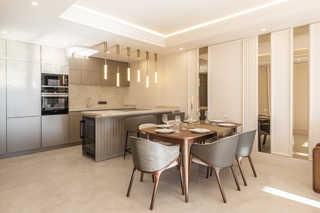 Exclusive Renovated Apartment with Private Garden in New Golden Mile image 2