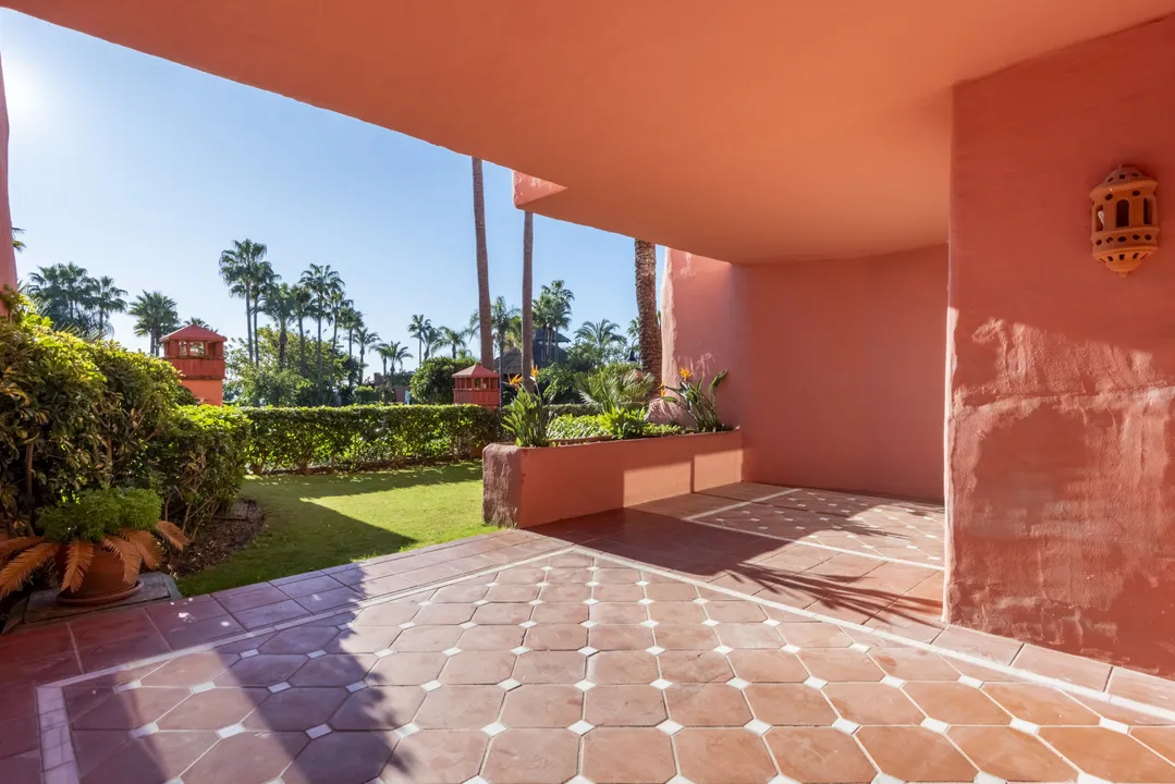 Exclusive Renovated Apartment with Private Garden in New Golden Mile image 3