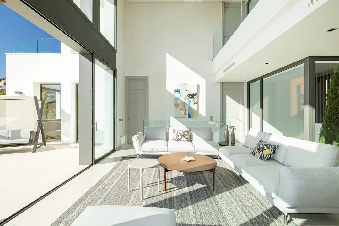 Modern Villa with Panoramic Views in Lomas de La Quinta image 2