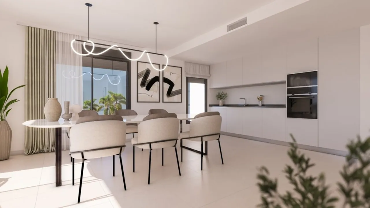 Moderno Apartamento con Vistas al Mar en Estepona image 2