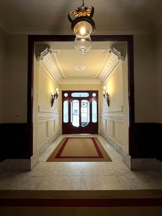 Spectacular apartment in the Salamanca neighborhood in a classic building image 2