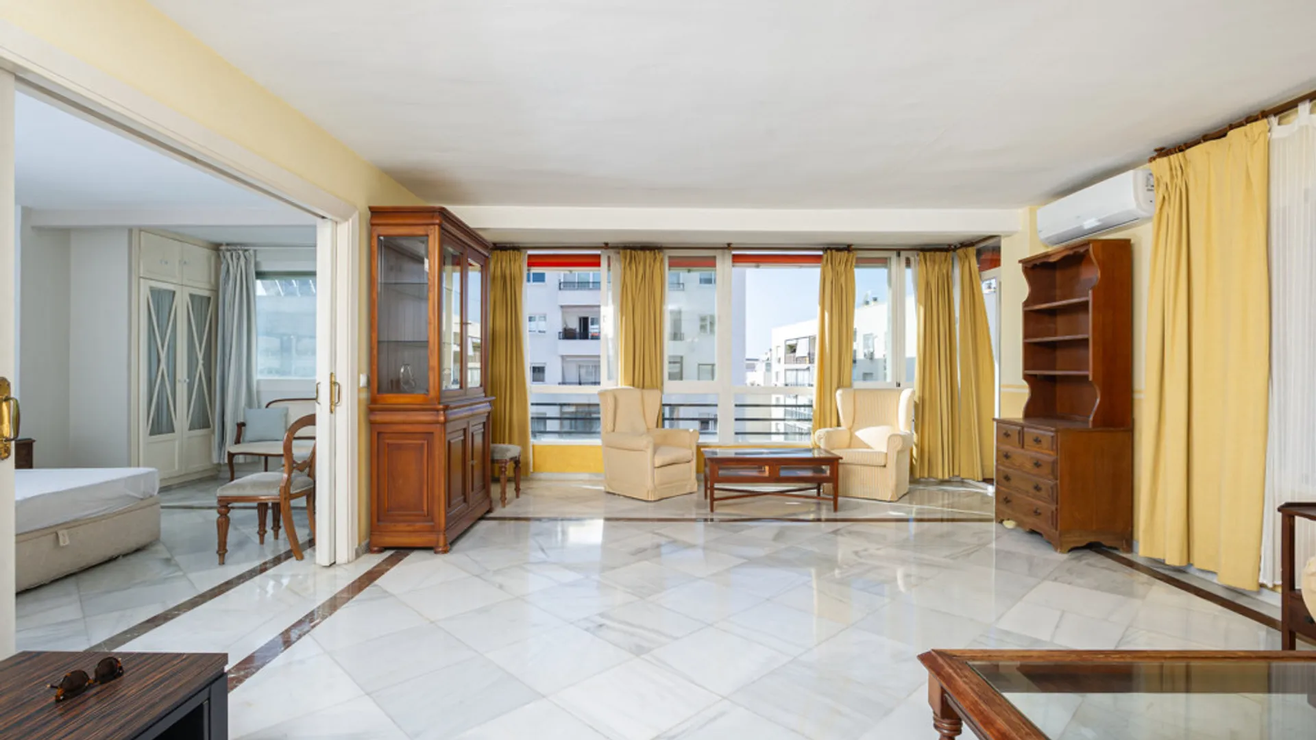 Amplio Apartamento de 4 Dormitorios en el Centro de Marbella
