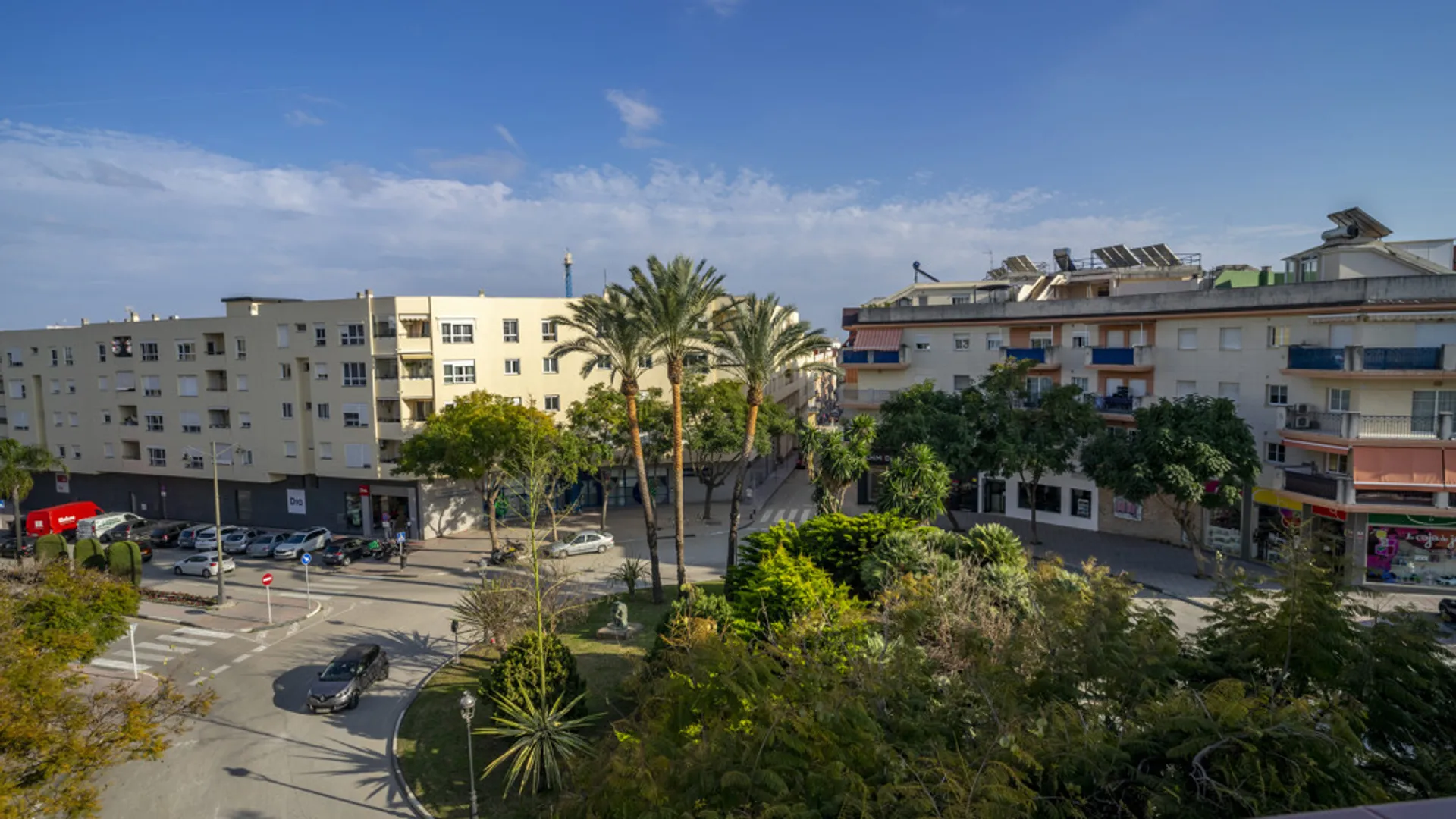 Espectacular Ático Familiar con Terraza en Estepona