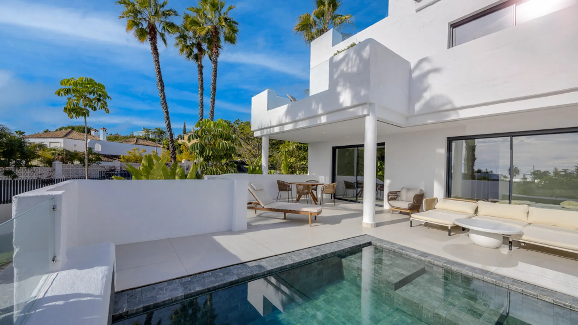 Duplex de Lujo en la Costa del Sol con Vistas Impresionantes