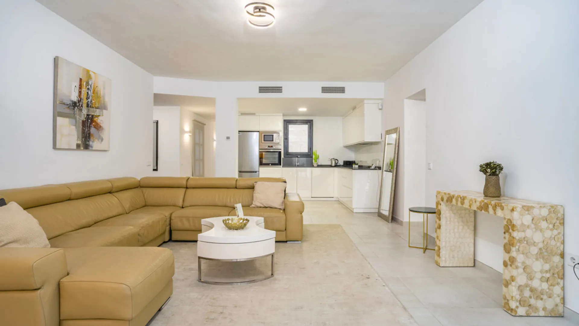 Bright and Profitable Apartment in Puerto Banús