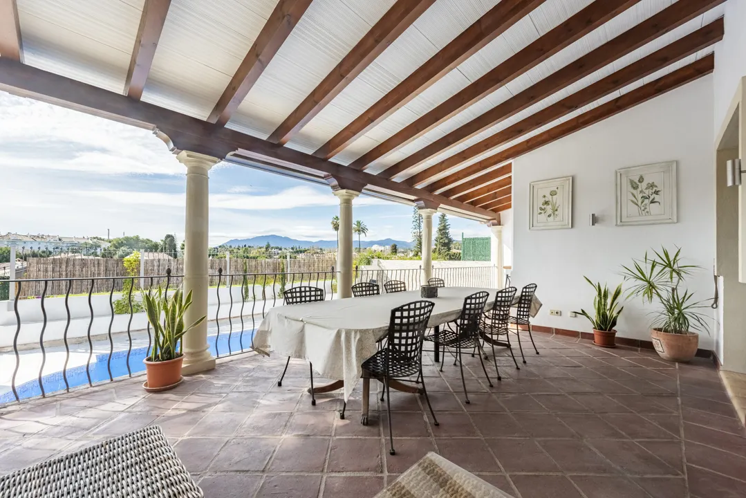 Andalusian Villa Steps from the Beach in San Pedro image 2