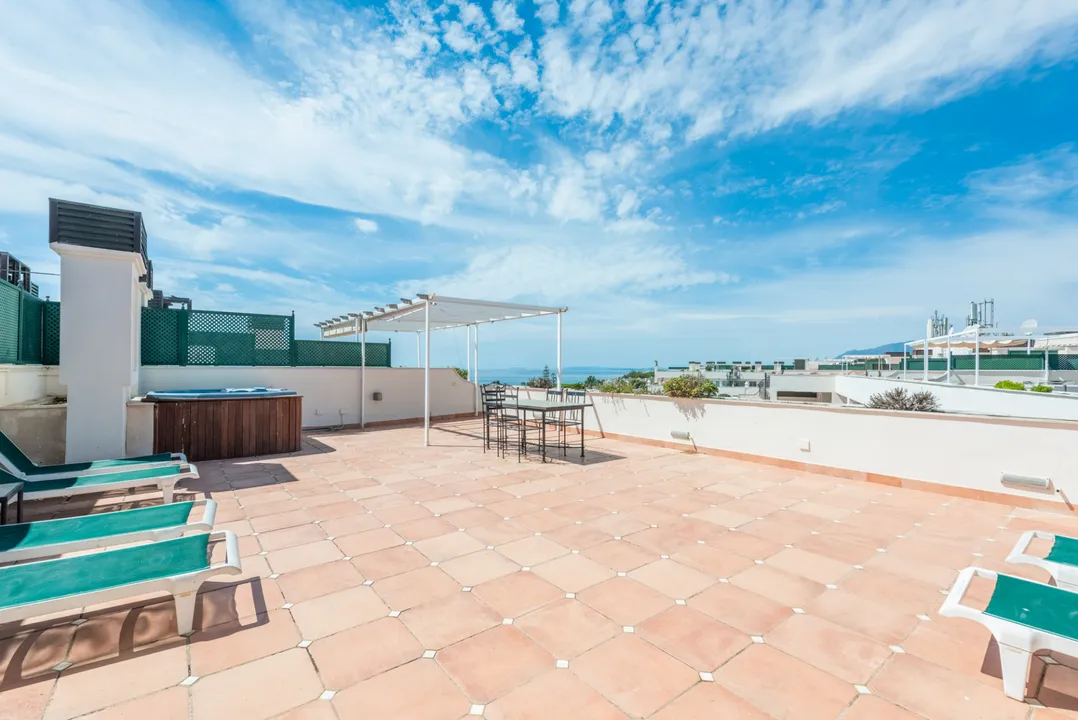 Spectacular Duplex Penthouse with Sea Views in the Golden Mile image 2
