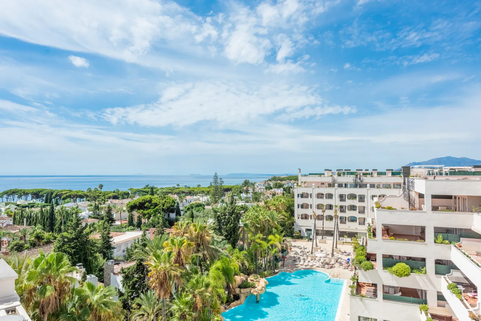 Espectacular Ático Dúplex con Vistas al Mar en Milla de Oro