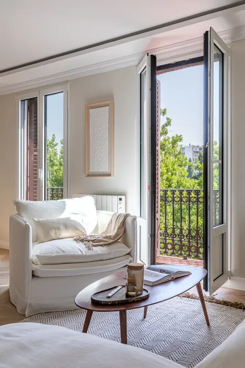 New apartment on Paseo del Prado image 2