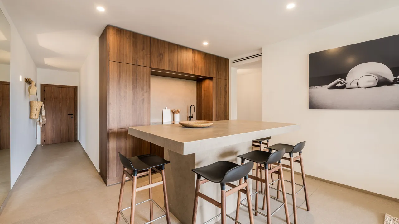 Exclusive Luxury Apartment in Marina Puente Romano image 3