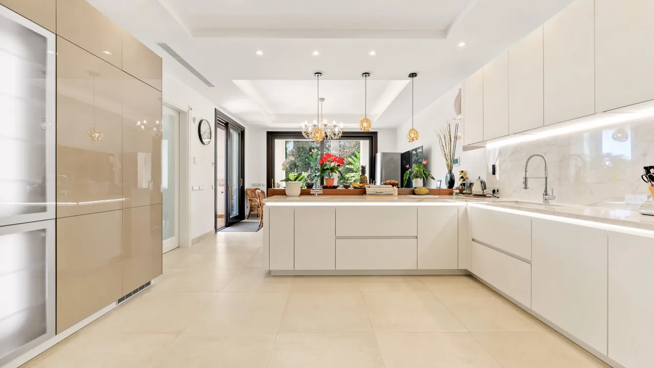 Luxury Villa Steps from the Beach on the Costa del Sol image 3