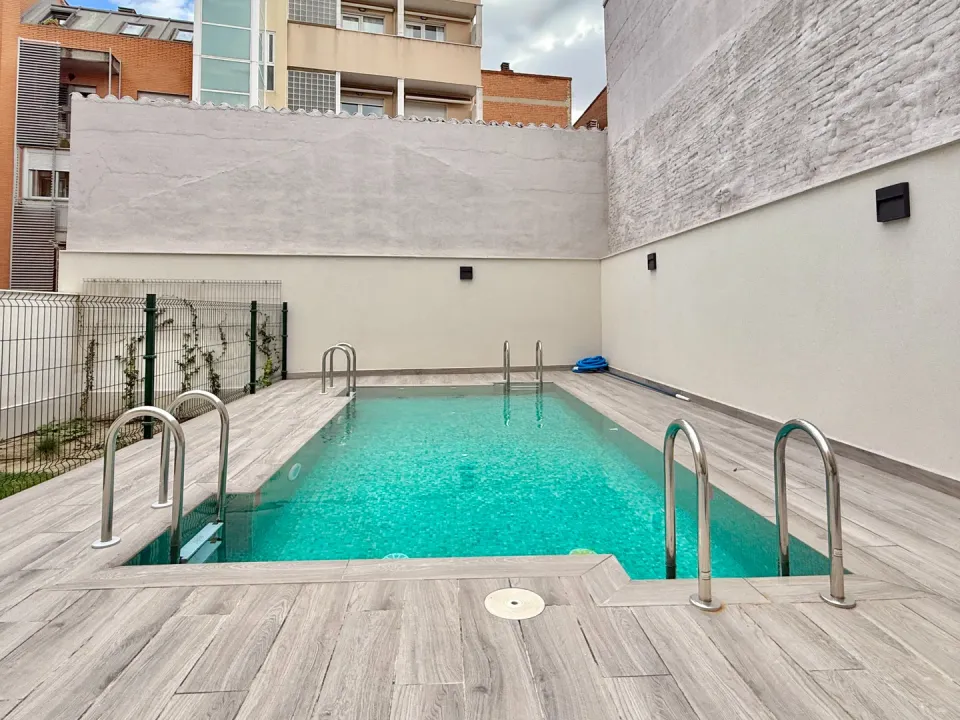Newly built penthouse image 1