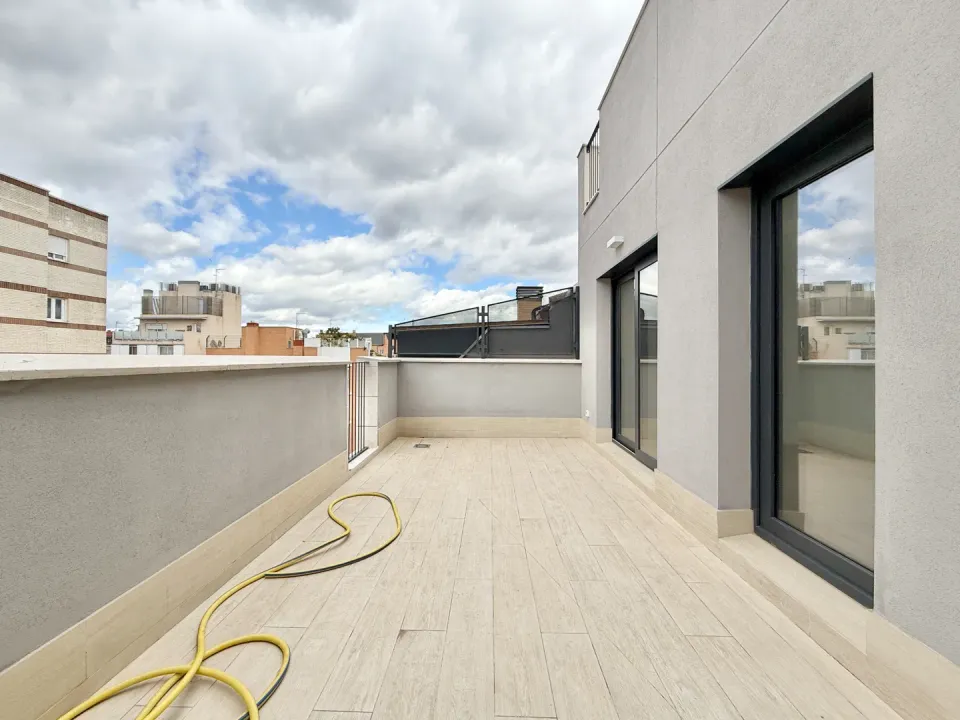 Newly built penthouse image 2
