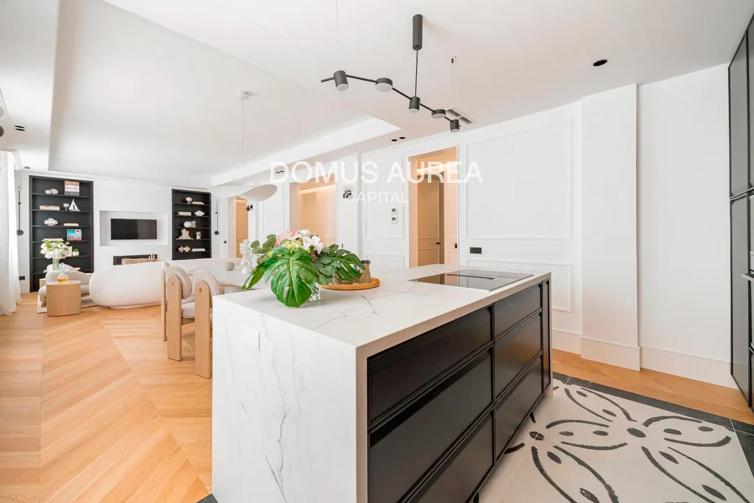 Spectacular renovated home in Lista, Salamanca image 3