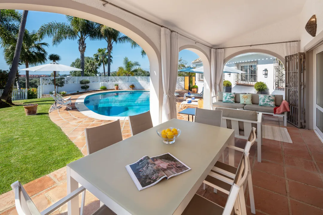 Renovated Family Villa with Sea Views in El Rosario, Marbella image 2