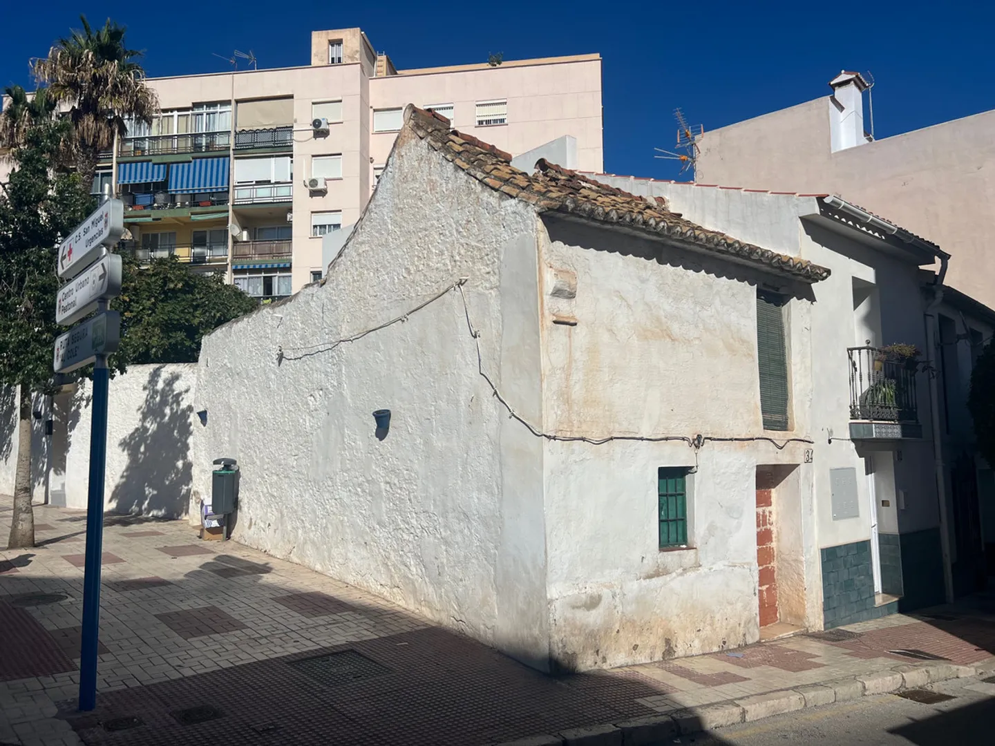 Inversión en Torremolinos: Proyecto Boutique en Esquina