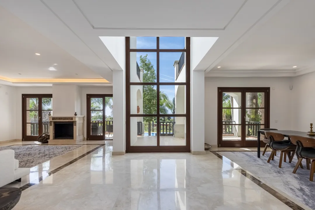 Luxury Andalusian Villa with Sea Views in La Capellanía image 1