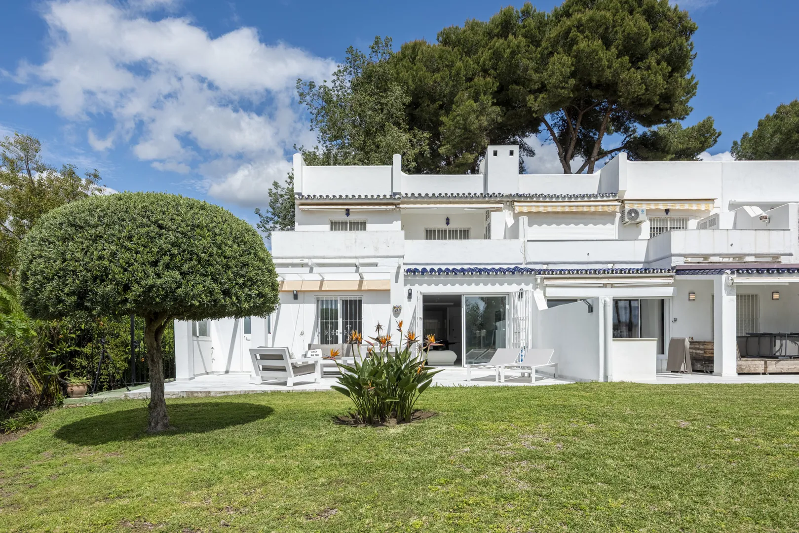 Imagen 1 de Exquisito Apartamento Renovado en Aloha Gardens